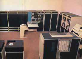 SimuLogics PDP-10_05.jpg (239739 bytes)